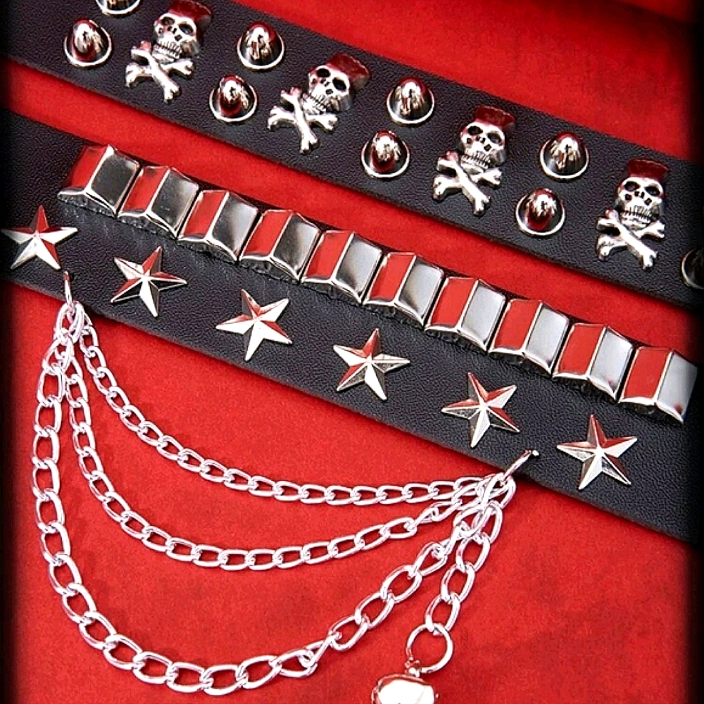 Grunge Punk Kpop 2pcs Star And Skull Decor Bracelet.